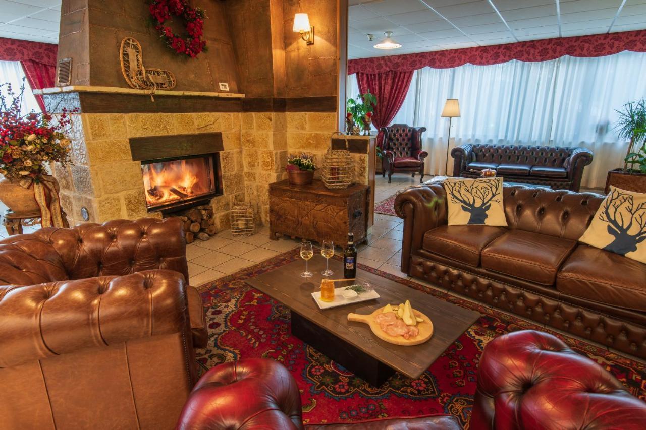 Hotel Iris Pescasseroli Kültér fotó