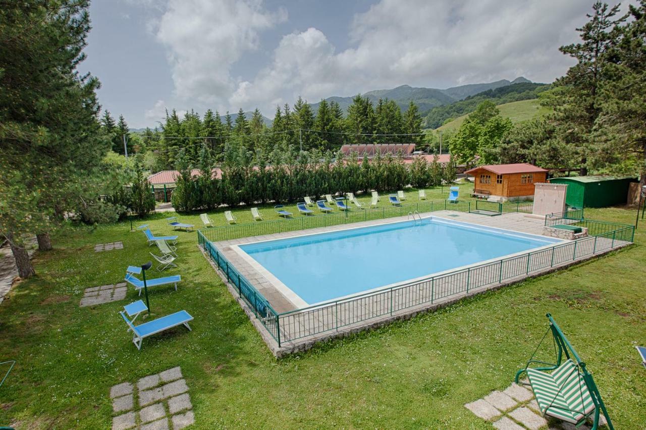 Hotel Iris Pescasseroli Kültér fotó